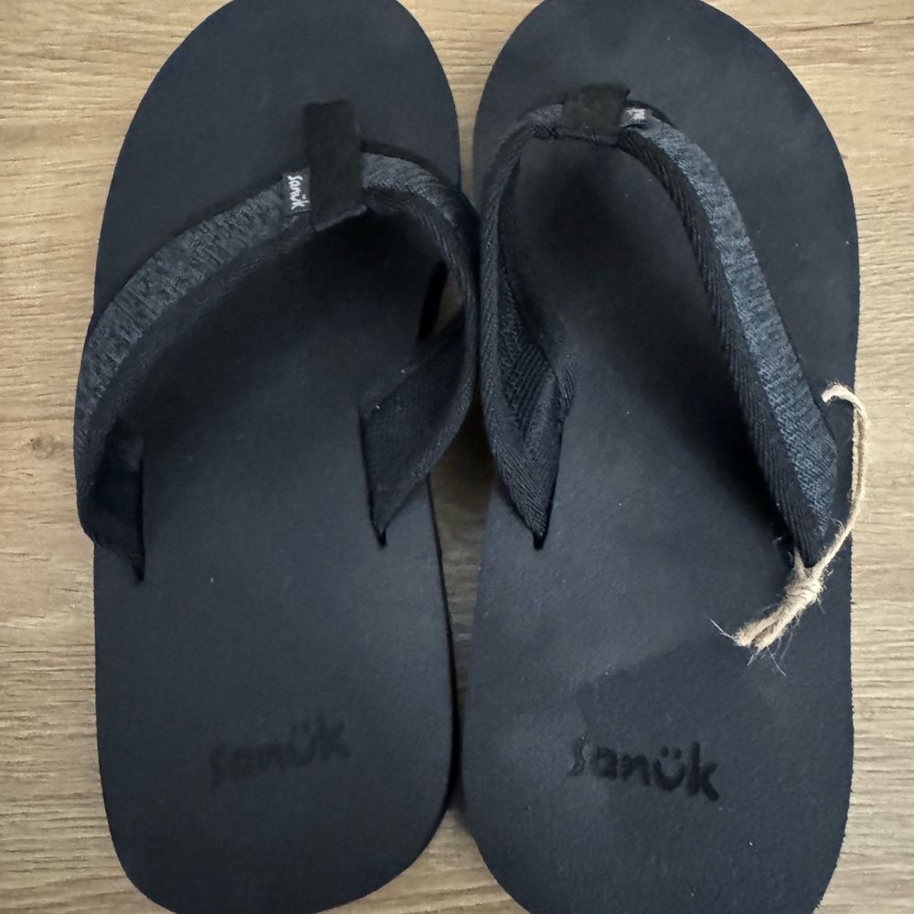 Sanuk Black Flip Flops